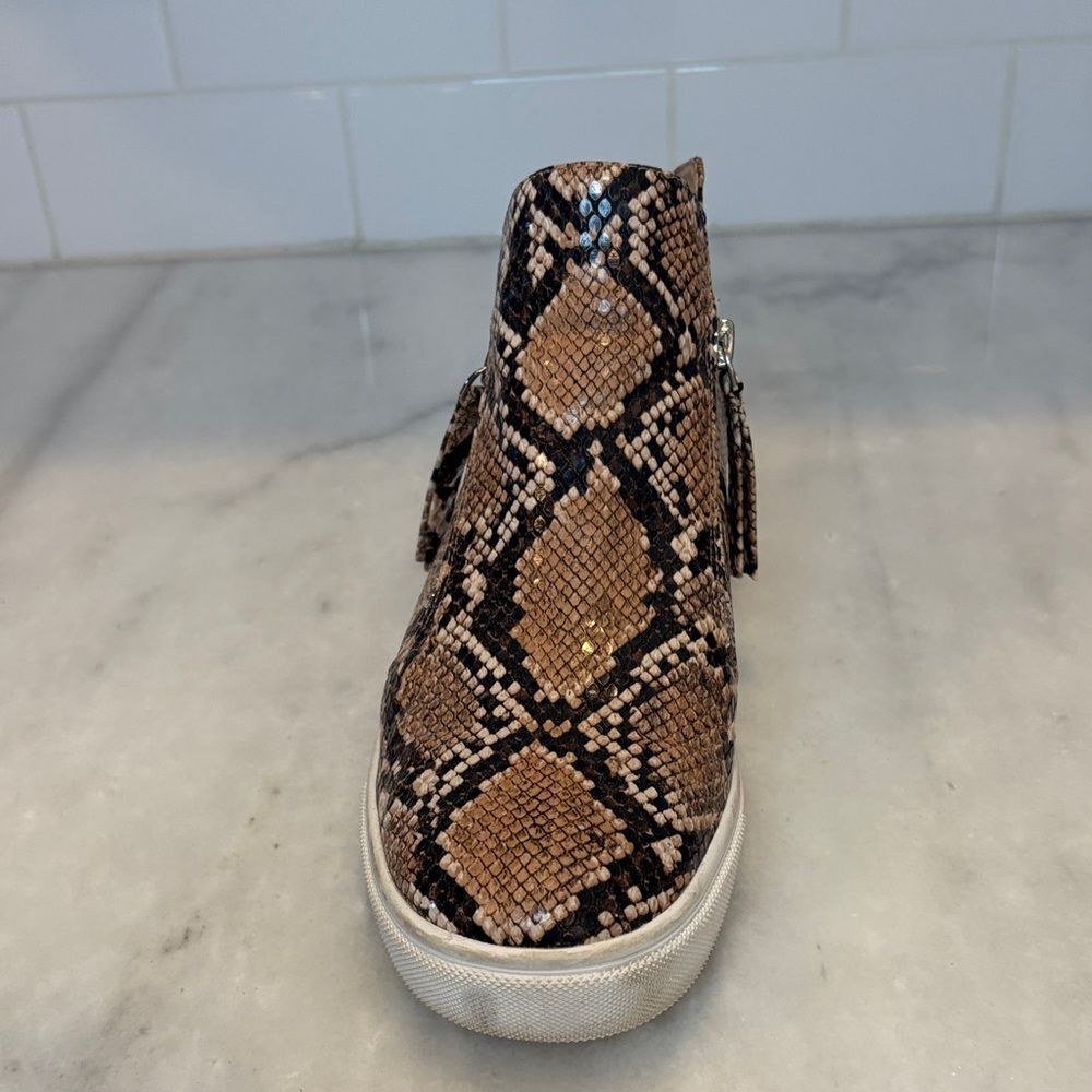 Steve Madden Shoe Boot Sneaker Caliber Hidden Wedge Snakeskin Python Booties - Picture 9 of 17